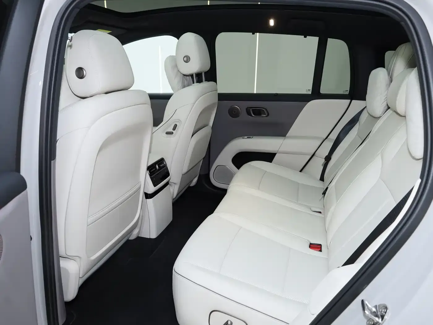Li Auto i6 2WD Base Model 2025 — фото 23