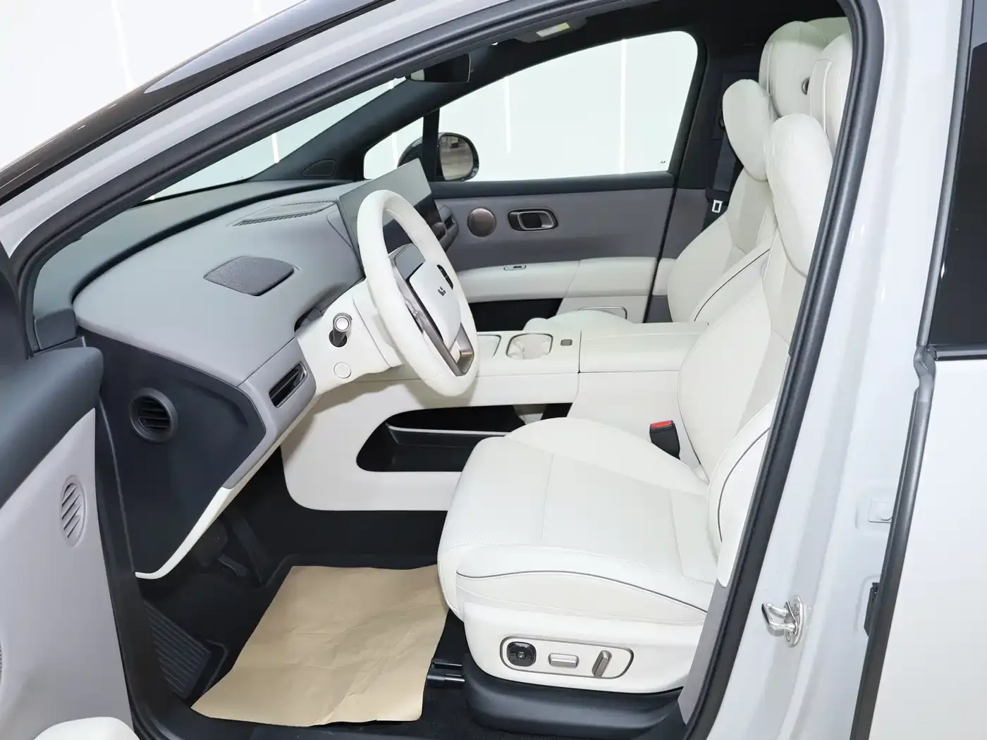 Li Auto i6 2WD Base Model 2025 — фото 22
