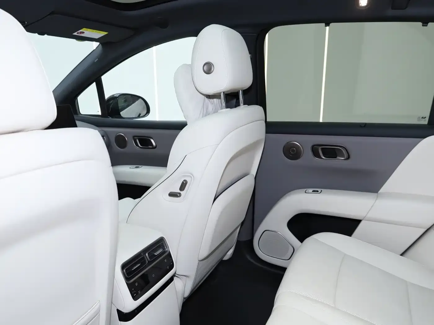 Li Auto i6 2WD Base Model 2025 — фото 14