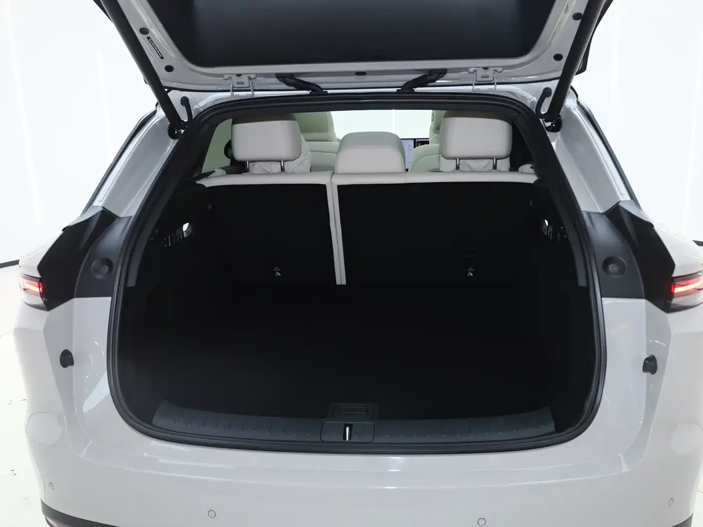 Li Auto i6 2WD Base Model 2025 — фото 30