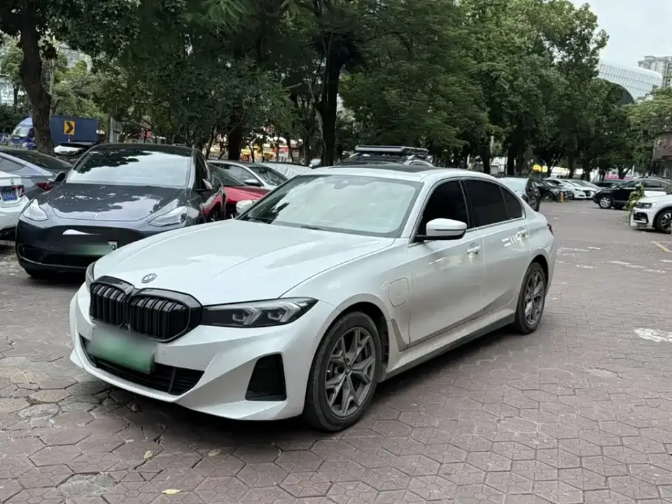 BMW i3 eDrive 35 L 2023