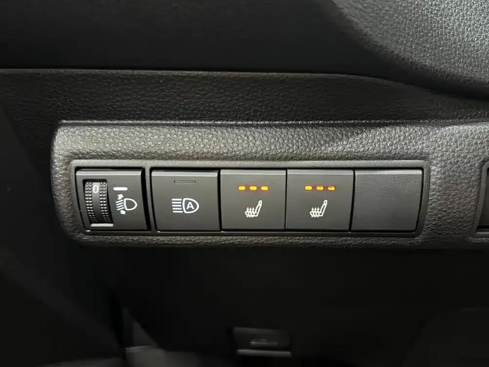 Toyota Levin Dual Engine 1.8H E-CVT Luxury Edition 2022 — фото 13
