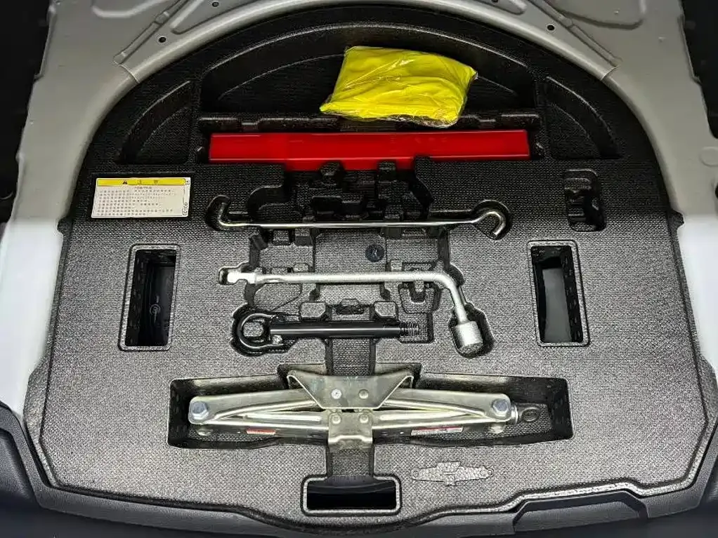 Toyota Levin Dual Engine 1.8H E-CVT Luxury Edition 2022 — фото 9