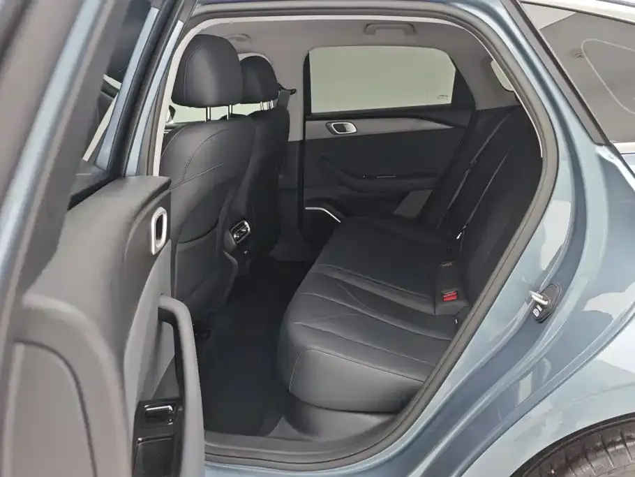 Geely Galaxy Galaxy Stellar 6 60km Voyager Edition 2025 — фото 11