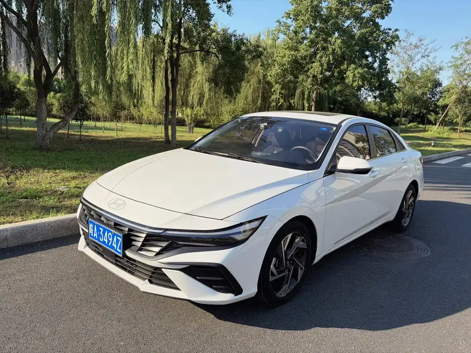 Hyundai Elantra Model 1.5L CVT LUX Premium Edition 2023