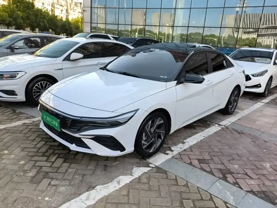 Hyundai Elantra Model 1.5L CVT LUX Premium Edition 2024