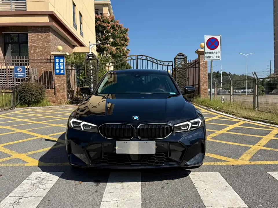 BMW 3 Series 330Li M Sport Night Edition 2025