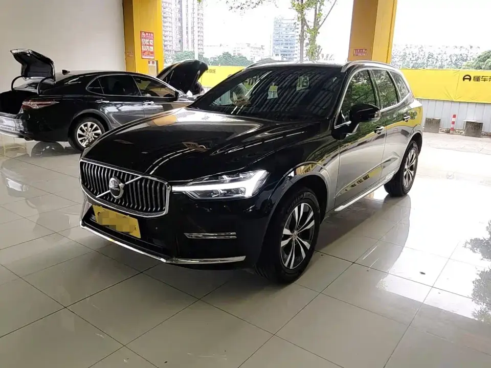 Volvo XC60 B5 AWD Smart Luxury Edition 2025