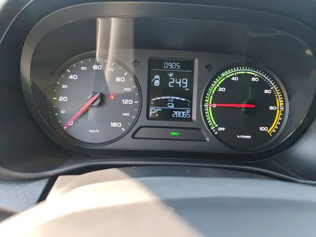 Roewe Kaiwei CLEVER 311km Vitality Bobo Edition 2023 — фото 12