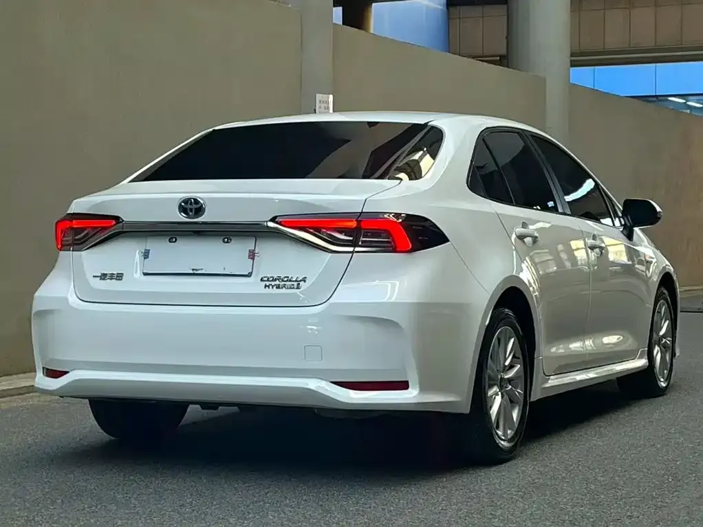 Toyota Corolla 1.8L Smart Hybrid Dual Engine Elite Edition 2023 — фото 5