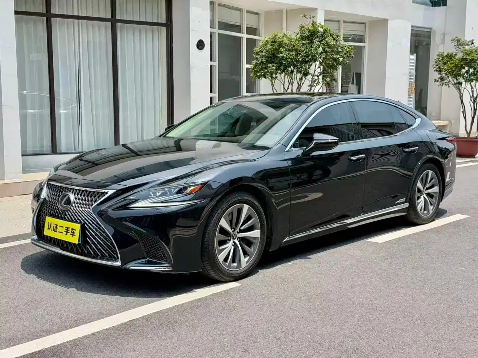 Lexus LS 500h Excellence (China VI) 2020