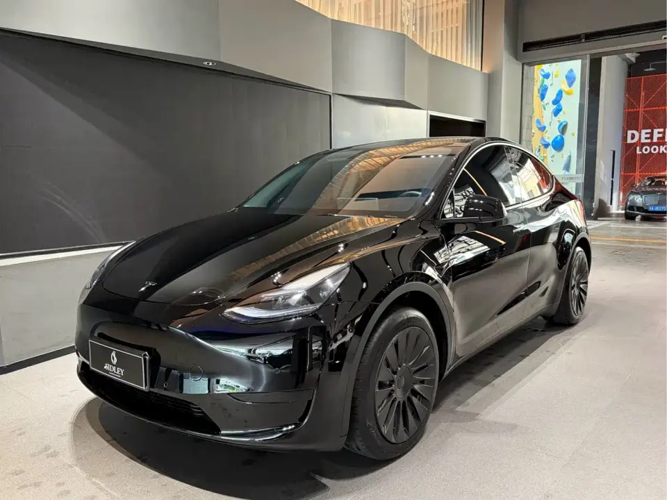 Tesla Model Y Facelift Rear-Wheel Drive Version 2023