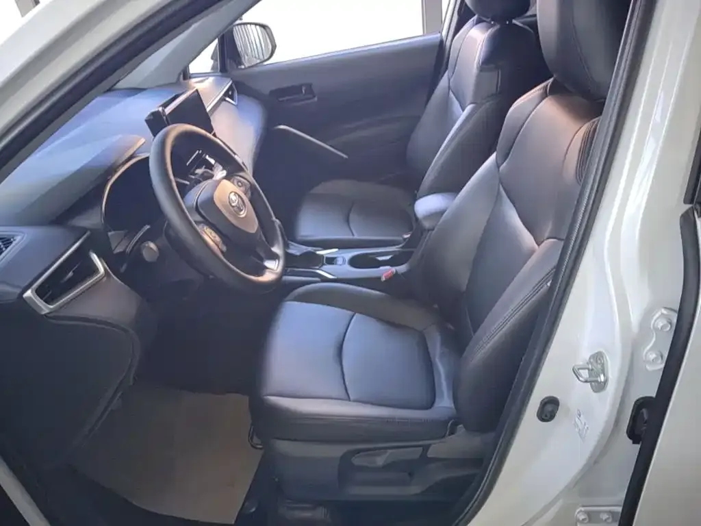 Toyota Corolla Cross 2.0L Smart Hybrid Dual Engine Pioneer Edition 2025 — фото 15