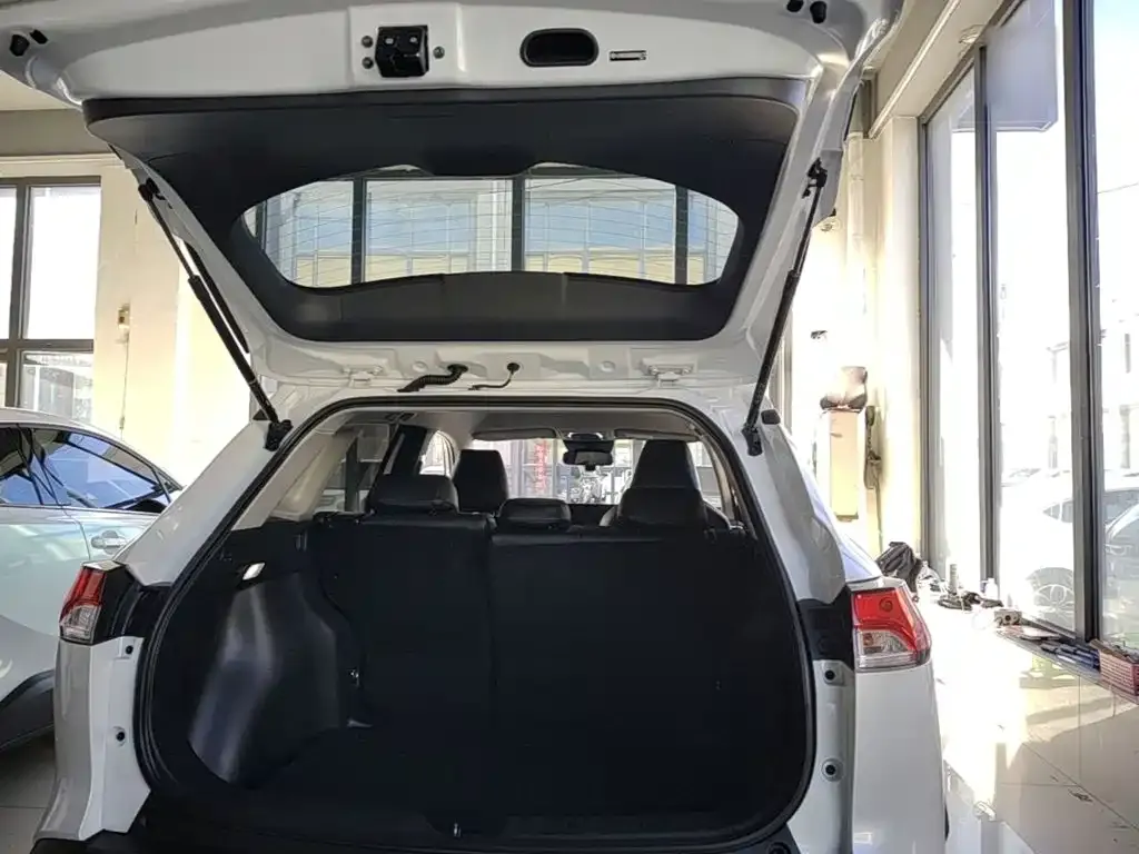 Toyota Corolla Cross 2.0L Smart Hybrid Dual Engine Pioneer Edition 2025 — фото 19
