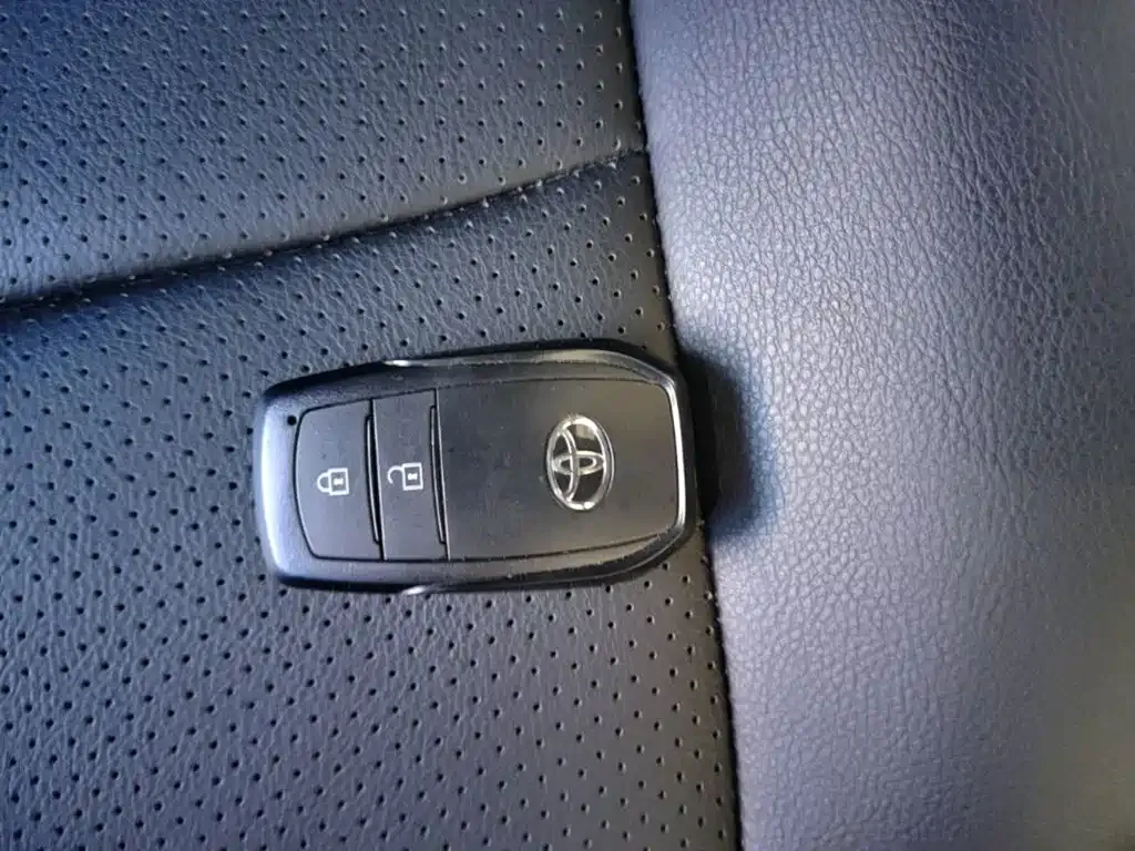 Toyota Corolla Cross 2.0L Smart Hybrid Dual Engine Pioneer Edition 2025 — фото 9