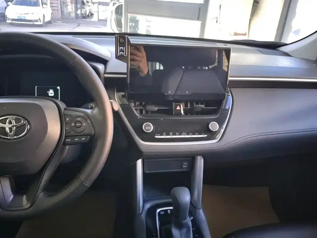 Toyota Corolla Cross 2.0L Smart Hybrid Dual Engine Pioneer Edition 2025 — фото 13