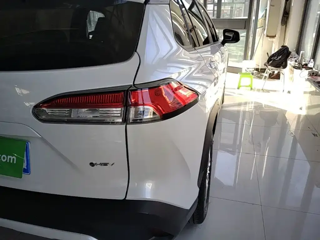 Toyota Corolla Cross 2.0L Smart Hybrid Dual Engine Pioneer Edition 2025 — фото 8