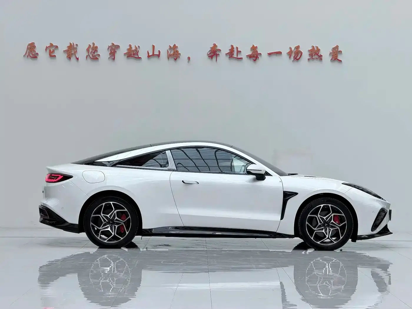 Neta Nezha GT 580 AWD Sport Edition 2023 — фото 15