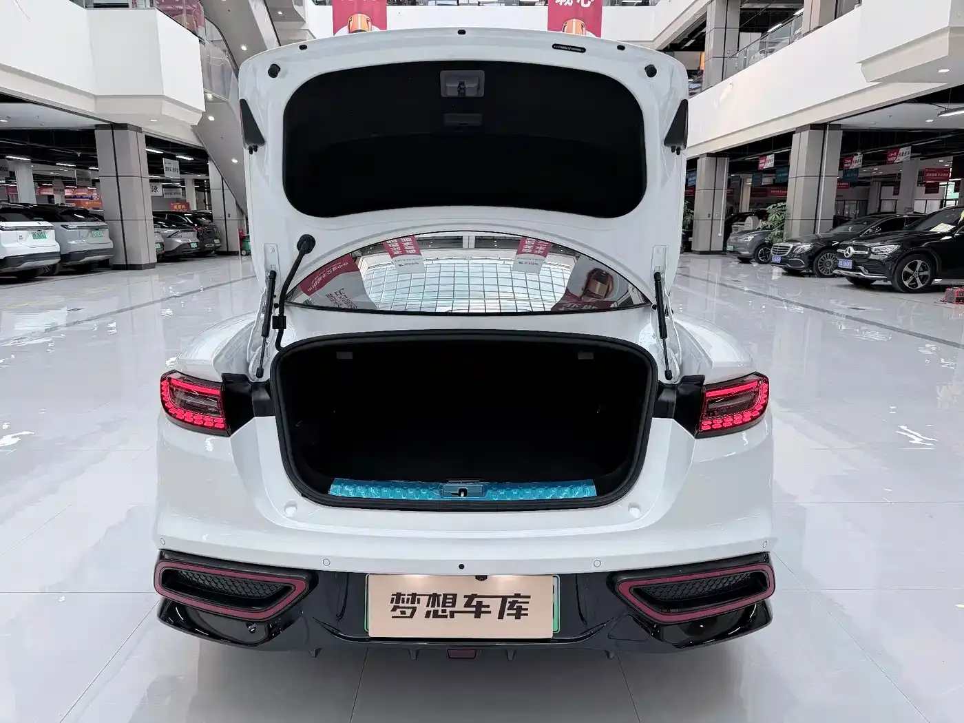 Neta Nezha GT 580 AWD Sport Edition 2023 — фото 18