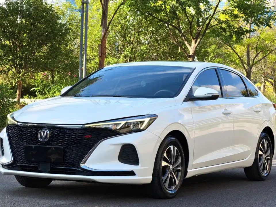 Changan Eado PLUS Blue Whale NE 1.4T GDI DCT Premium 2020