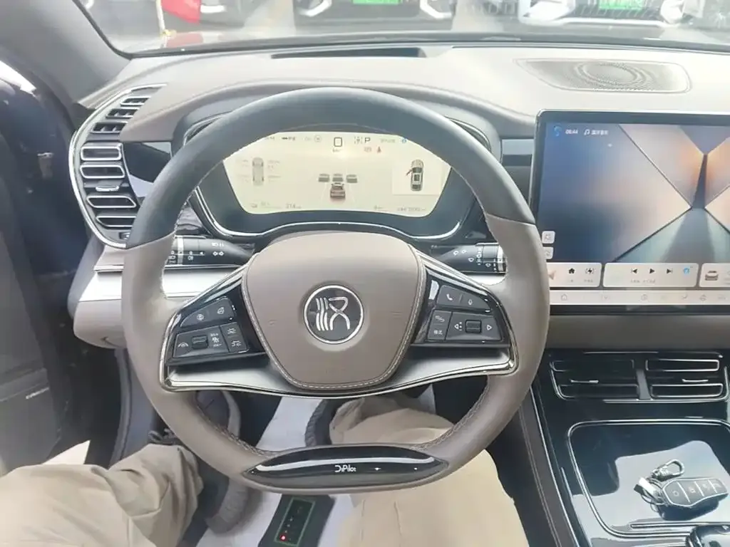 BYD Han Model EV 605KM Premium Version 2024 — фото 11