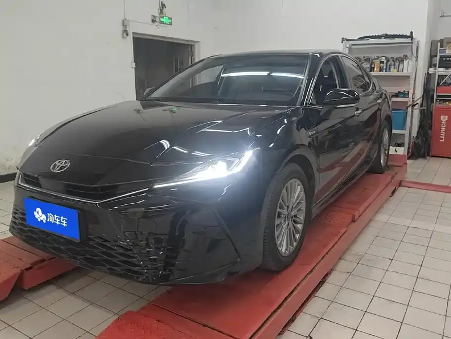 Toyota Camry Hybrid 2.0HGVP Luxury Edition 2025
