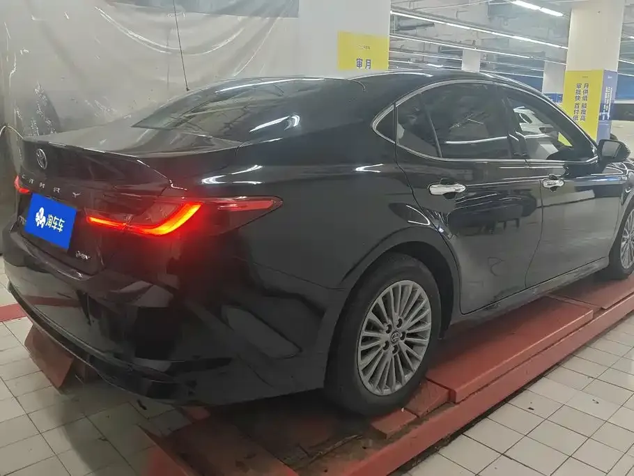 Toyota Camry Hybrid 2.0HGVP Luxury Edition 2025 — фото 3