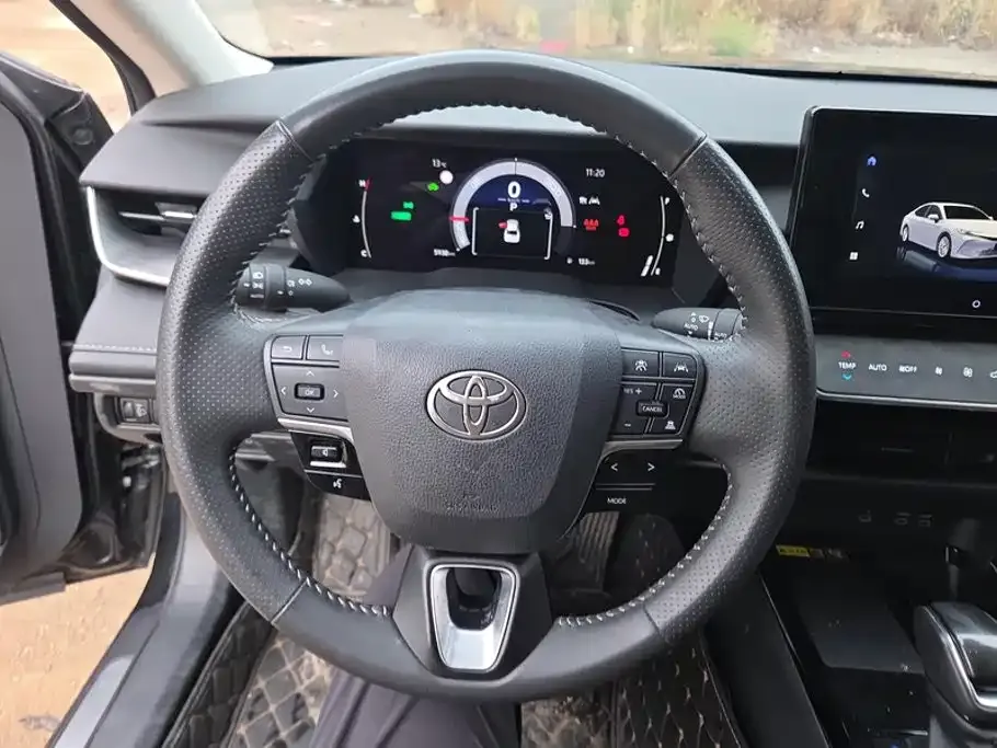 Toyota Camry Hybrid 2.0HGVP Luxury Edition 2025 — фото 15