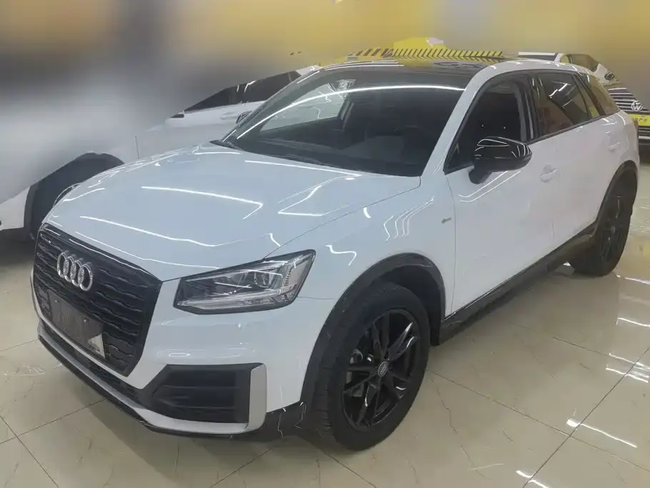 Audi Q2L Model 35 TFSI Fashion Dynamic 2021