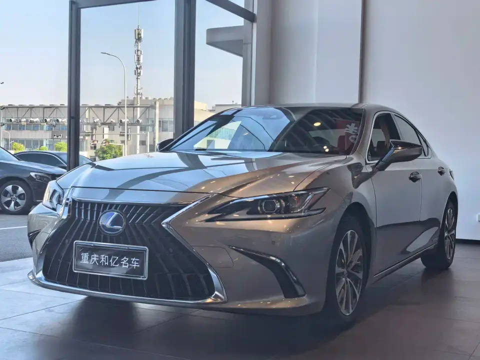 Lexus ES 300h Excellence Edition 2023