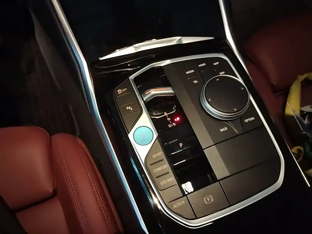 BMW i3 eDrive 35 L 2023 — фото 14
