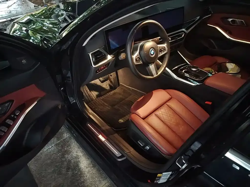 BMW i3 eDrive 35 L 2023 — фото 16