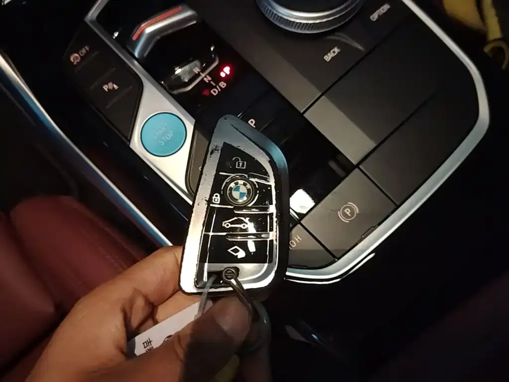 BMW i3 eDrive 35 L 2023 — фото 9
