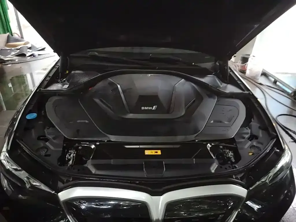 BMW i3 eDrive 35 L 2023 — фото 20