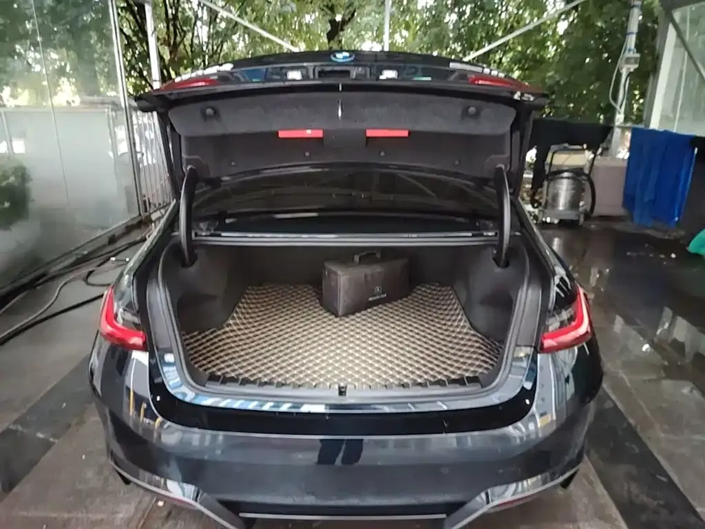 BMW i3 eDrive 35 L 2023 — фото 19