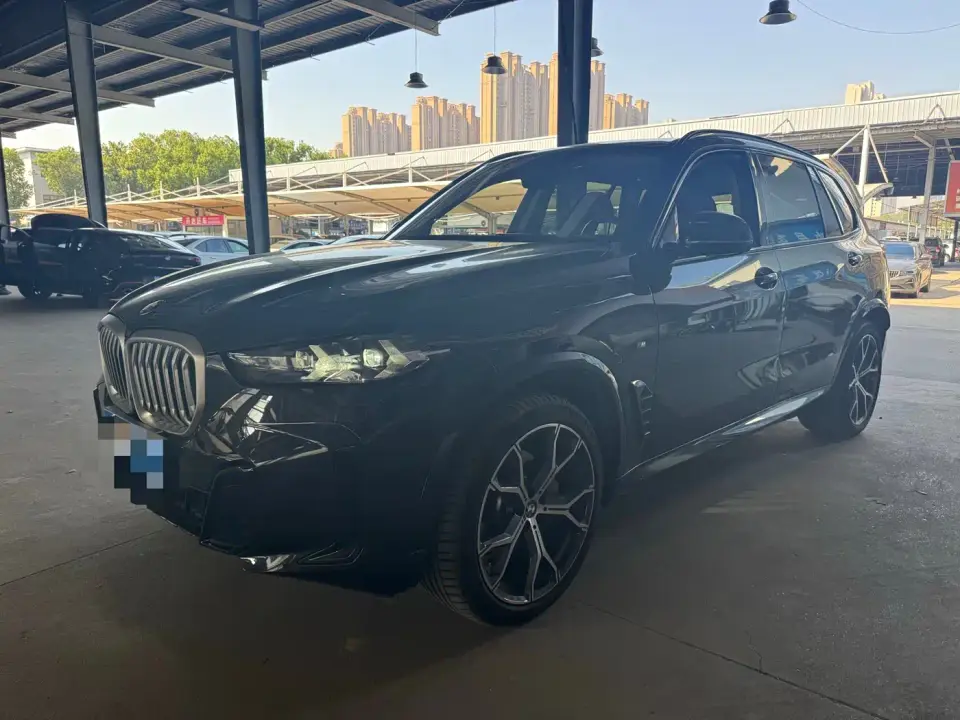 BMW X5 Model xDrive 30Li Exclusive M Sport Blackout Package 2025