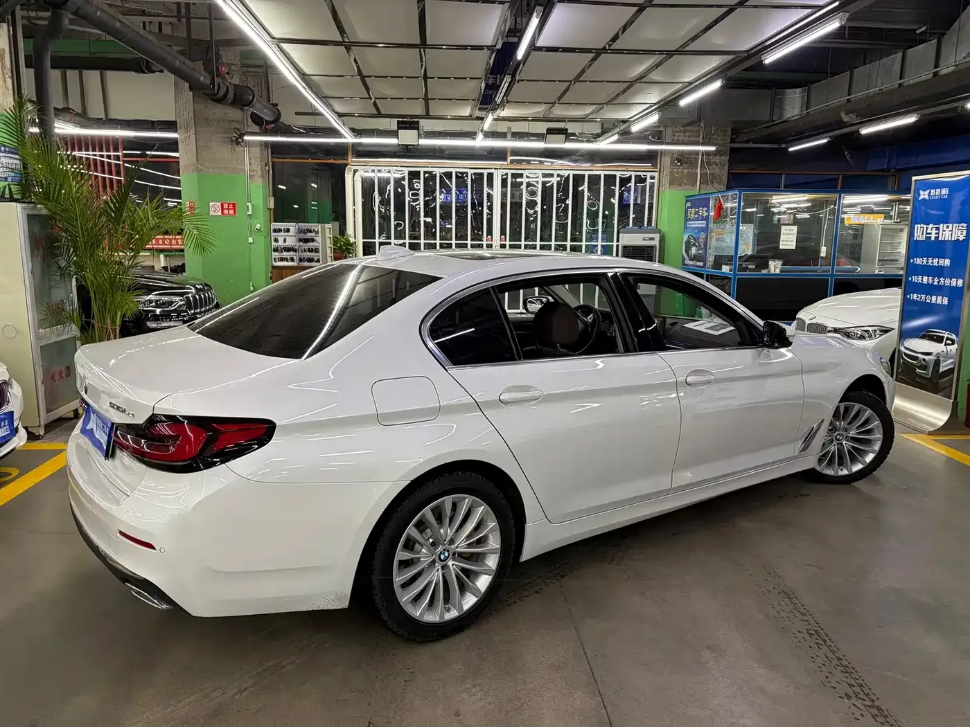 BMW 5 Series New Energy Facelift 535Le Luxury Package 2021 — фото 4