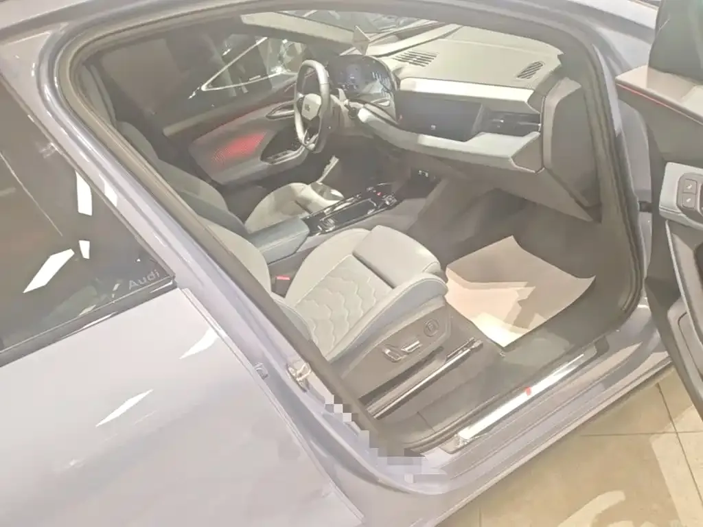 Audi Q6L e-tron Model Pioneer Edition 2025 — фото 9