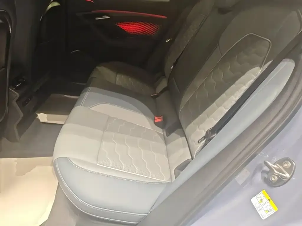 Audi Q6L e-tron Model Pioneer Edition 2025 — фото 22