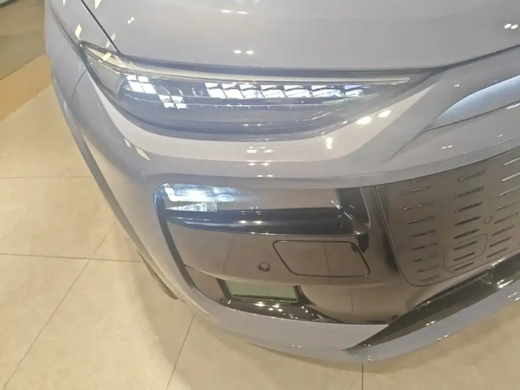 Audi Q6L e-tron Model Pioneer Edition 2025 — фото 11