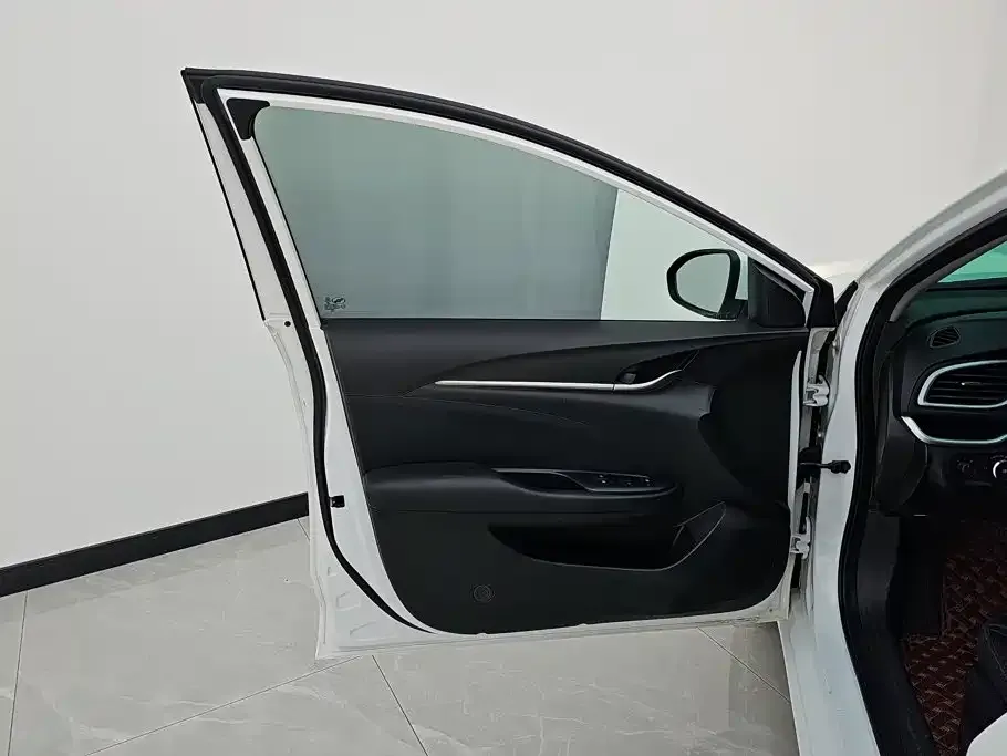 Buick Excelle Facelift 1.3T Auto Mild Hybrid Elite 2021 — фото 7
