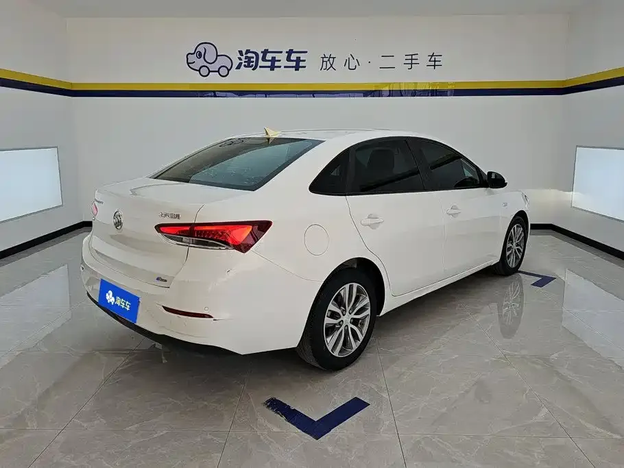 Buick Excelle Facelift 1.3T Auto Mild Hybrid Elite 2021 — фото 3