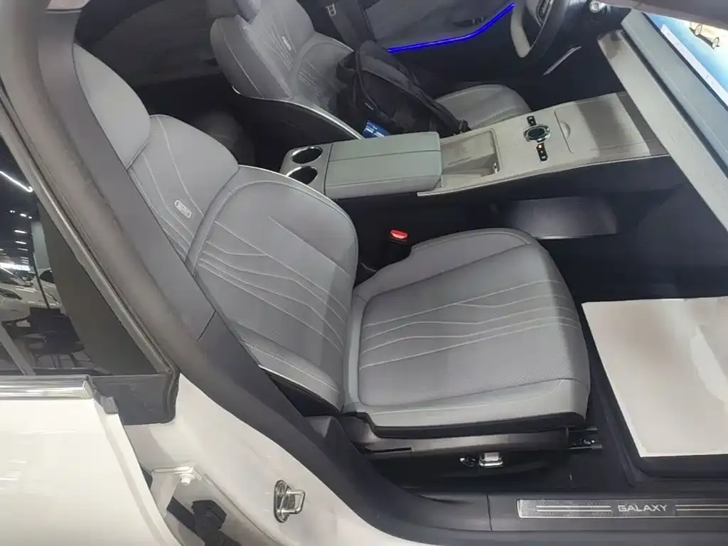 Geely Galaxy Galaxy E8 665km RWD Starship Voyager Edition 2024 — фото 25