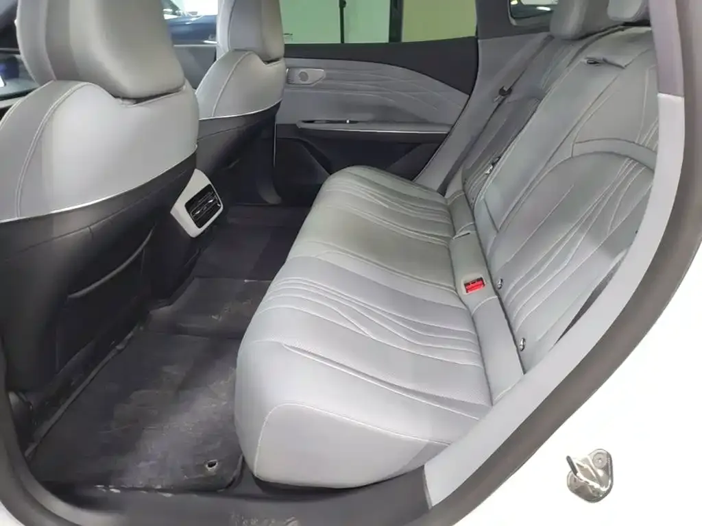 Geely Galaxy Galaxy E8 665km RWD Starship Voyager Edition 2024 — фото 17