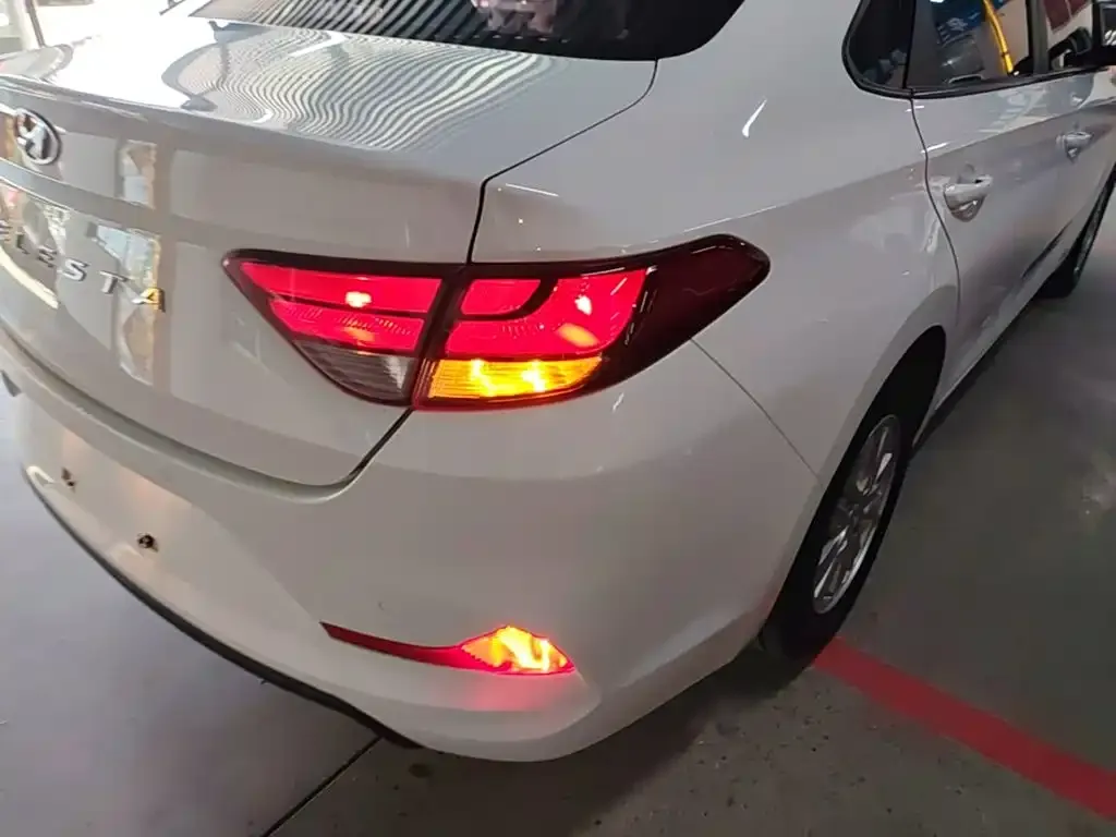 Hyundai Elantra 1.6L Automatic Pleasing Edition GL China VI 2019 — фото 8
