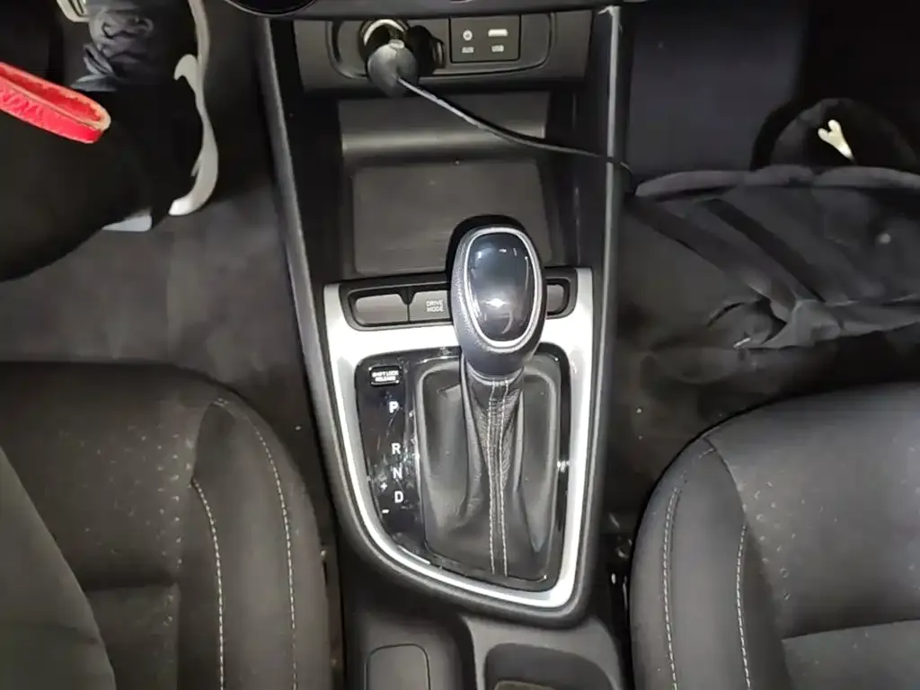 Hyundai Elantra 1.6L Automatic Pleasing Edition GL China VI 2019 — фото 14