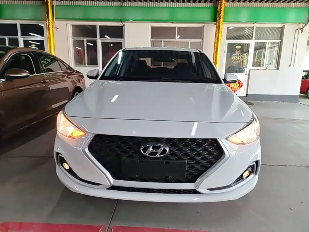 Hyundai Elantra 1.6L Automatic Pleasing Edition GL China VI 2019 — фото 3