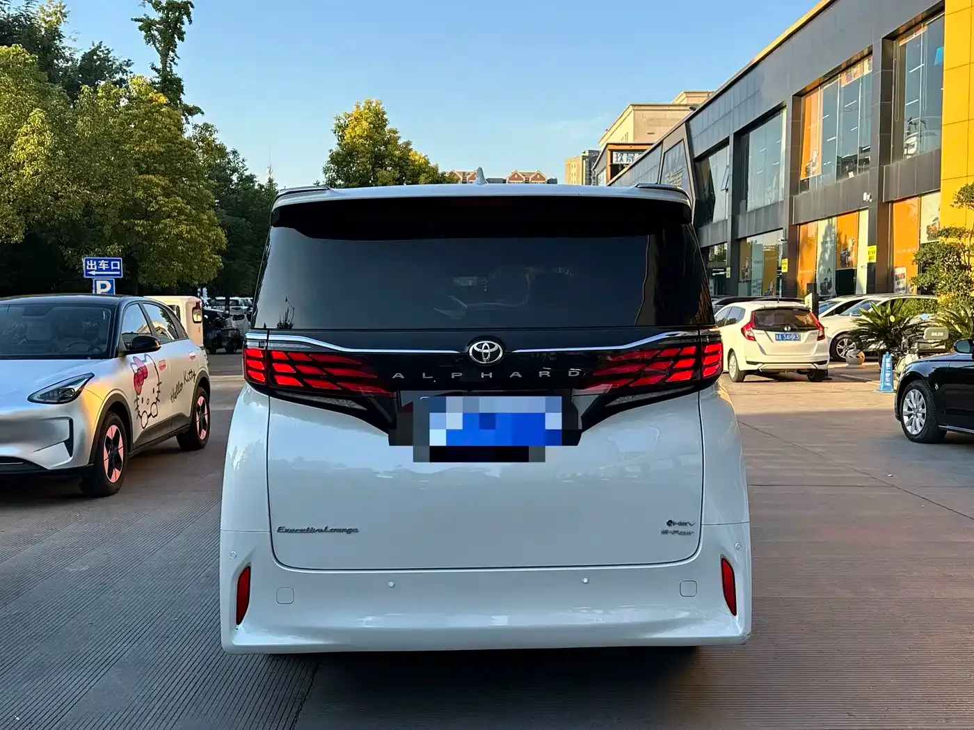 Toyota Alphard Hybrid 2.5L Prestige Edition 2023 — фото 6