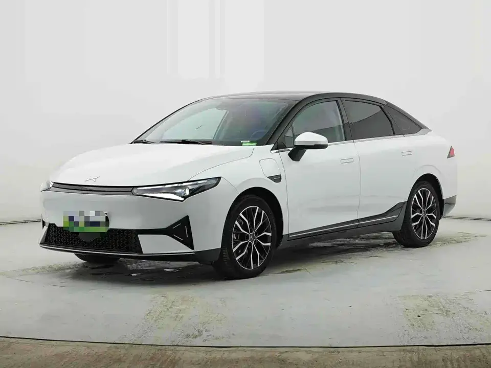 XPeng P5 Model 550E 2022