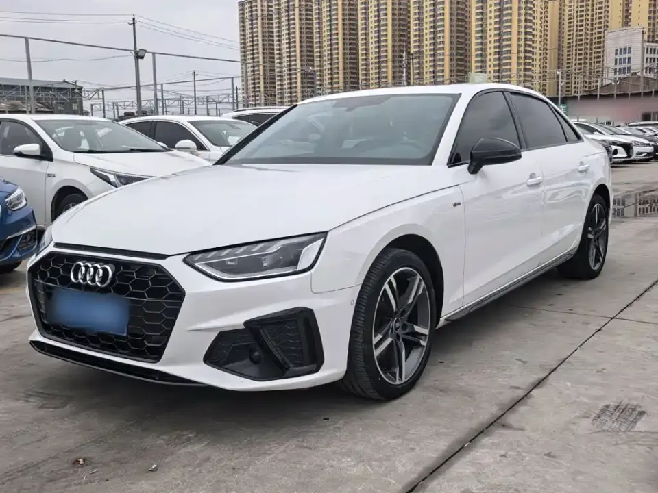 Audi A4L 40 TFSI Luxury Dynamic 2022